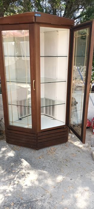 Armário de refrigeração,para sobremesa ou bebidas.