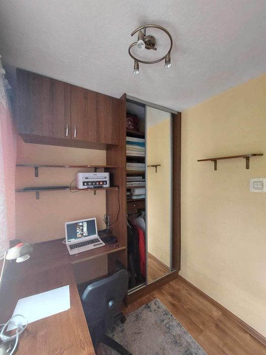 Drzwi przesuwne z lustrami