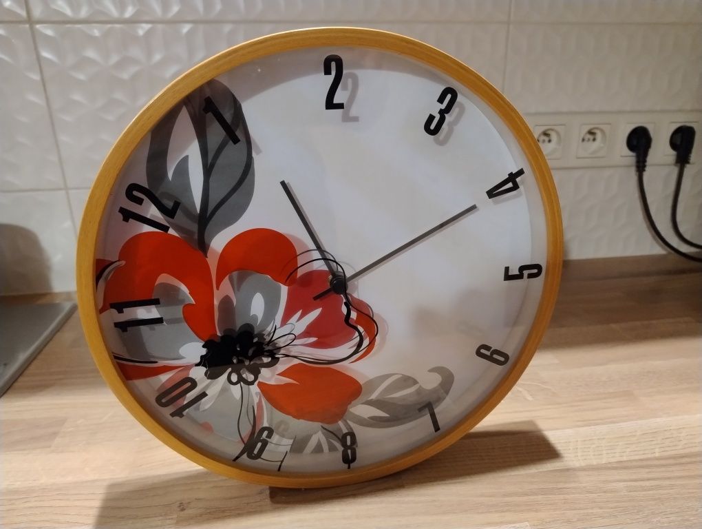 zegar drewniany ścienny nowoczesny czerwony kwiat 31cm