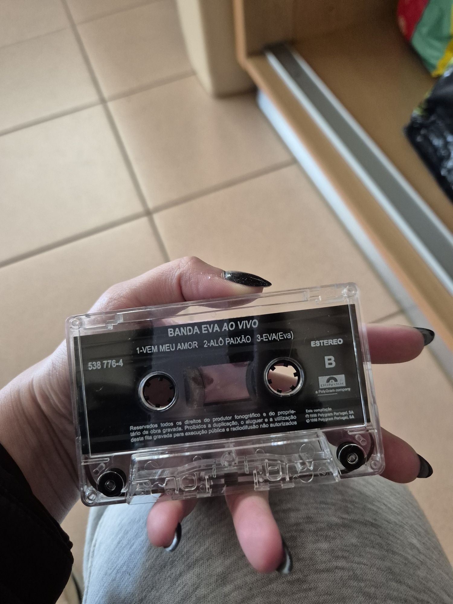Várias cassetes de música