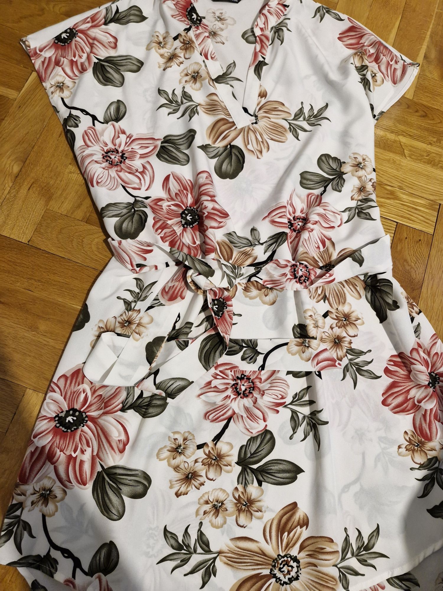 Zjawiskowa sukienka XL