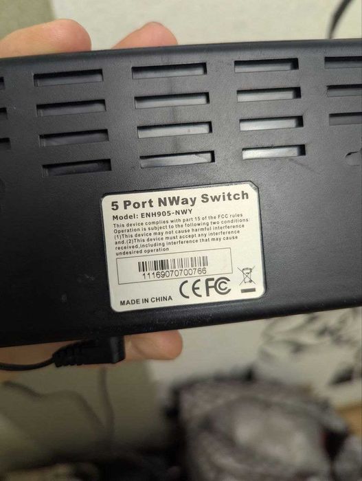 Комутатор (свіч) на 5 портів (для Інтернету)