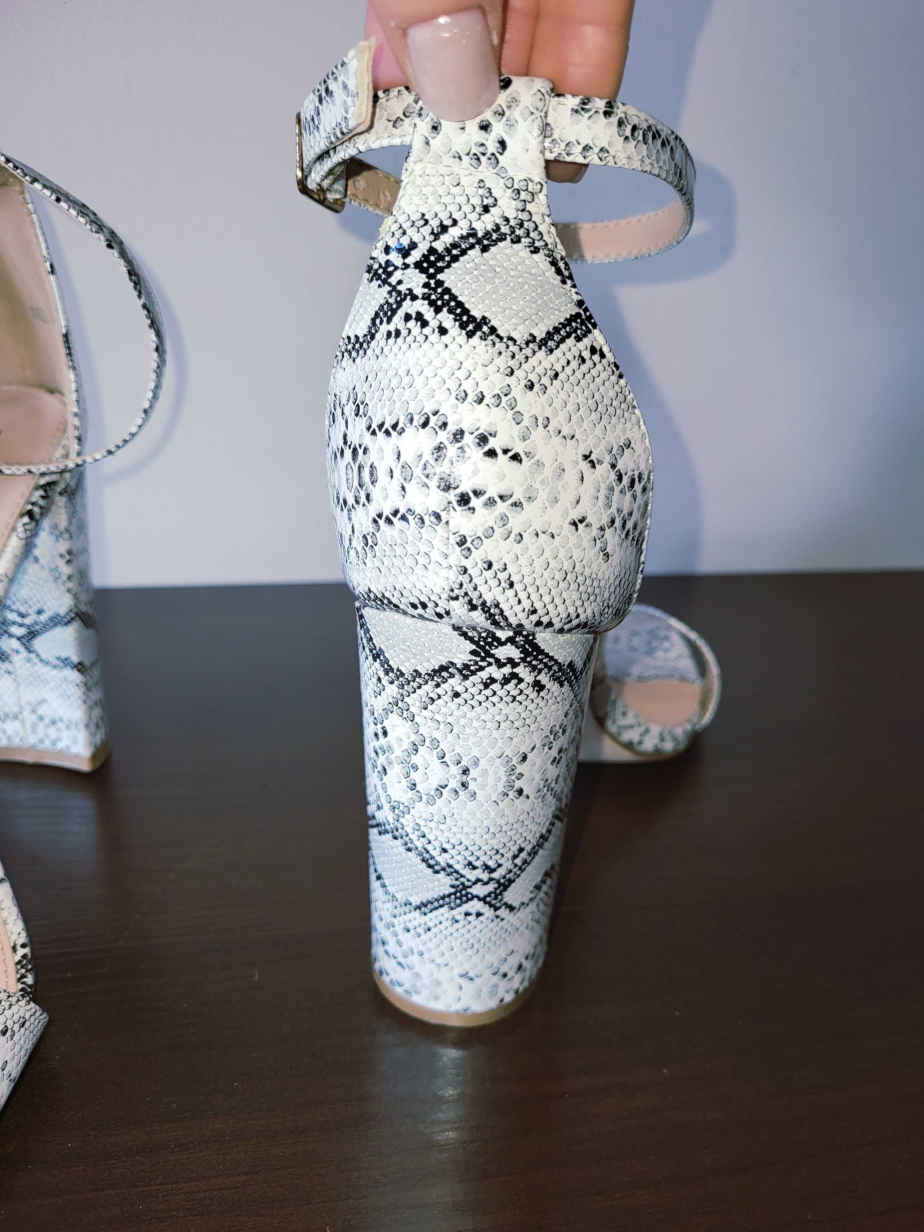Day- vine shoes, rozmiar 39