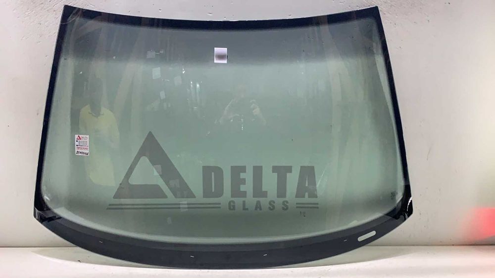 Audi A4 B5 (1996-2002)  вітрове скло