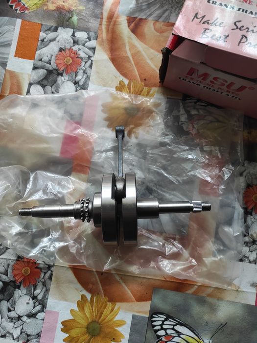 Колінвал Suzuki lets 4