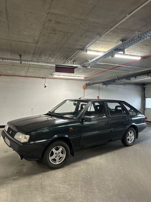 Polonez Caro Polonez Caro 1,6 gli
