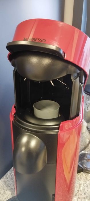 Máquina de café Nespresso vertuo plus