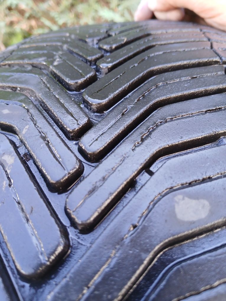 Opony całoroczne Michelin Crossclimate SUV 235/60 18