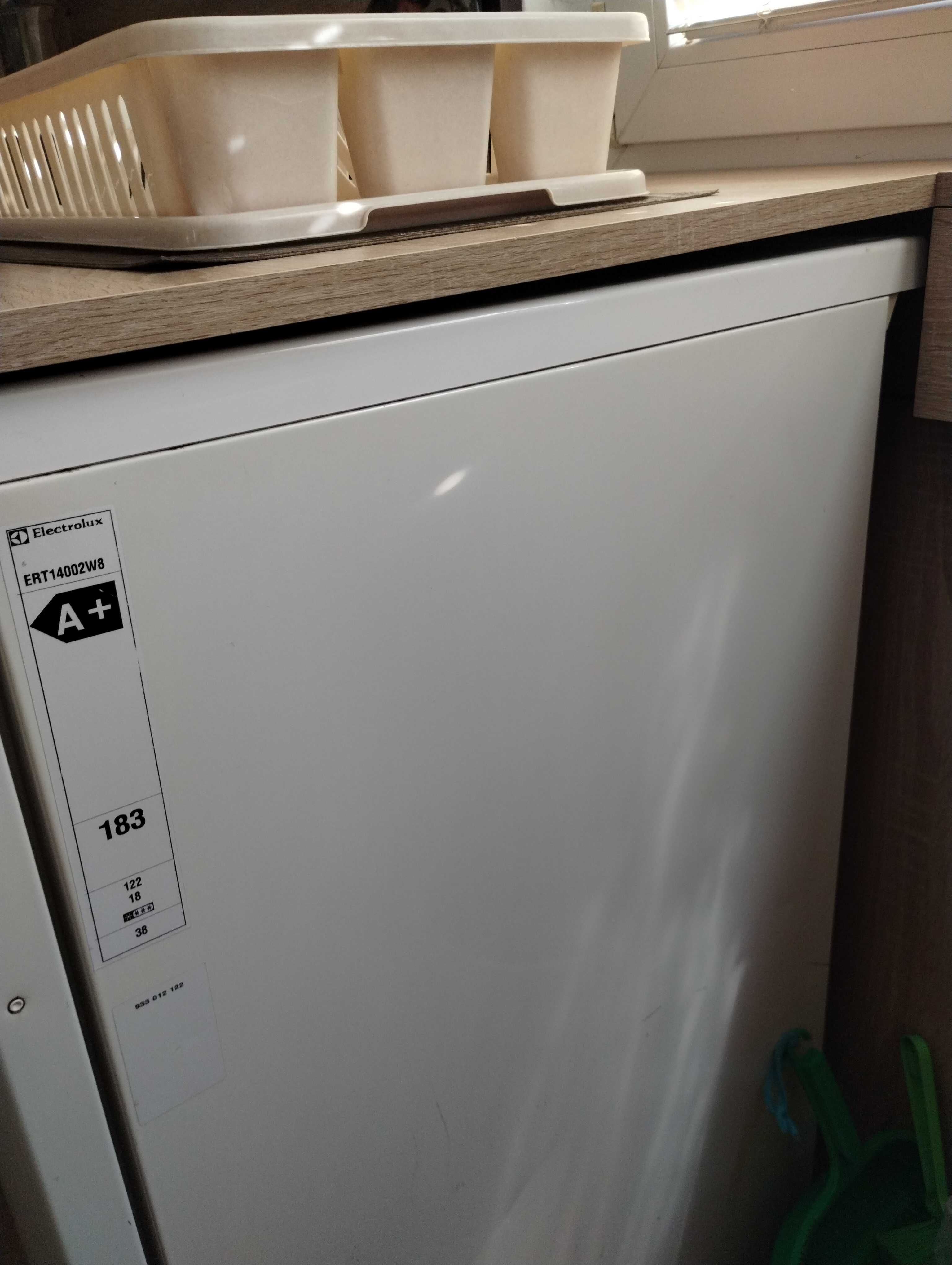 Lodówka Electrolux A+ średnia wielkość
