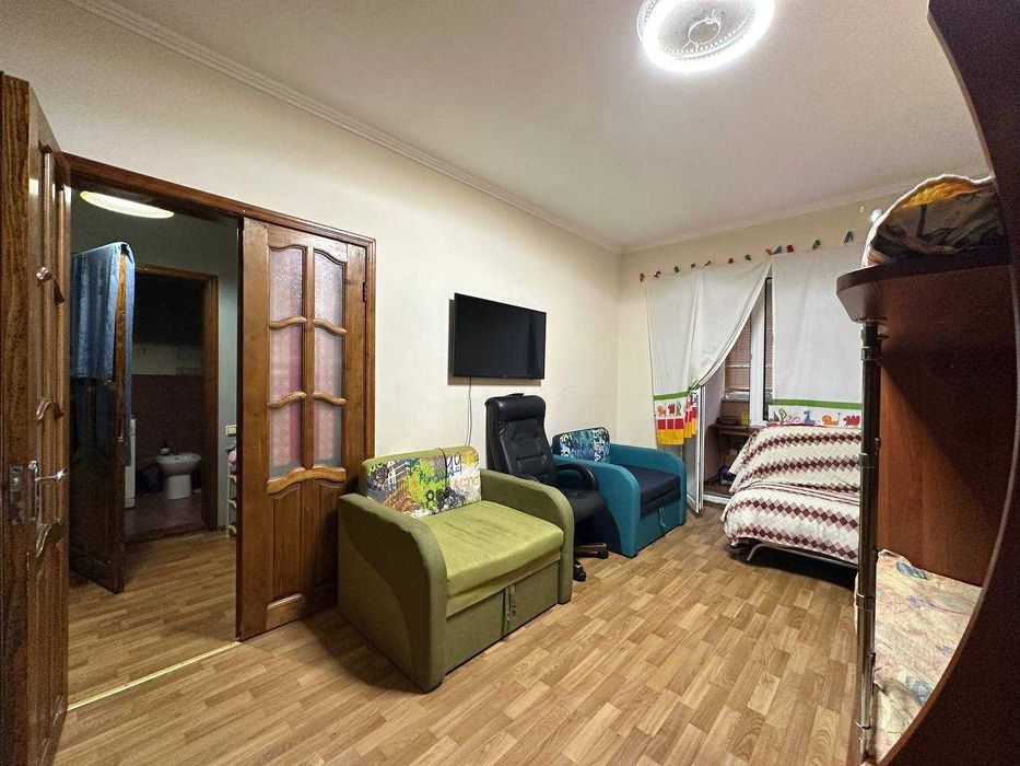 Продам квартиру, кирпичный дом 6 Фонтана