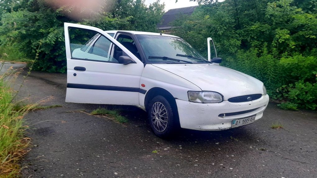 Продам Ford Escort 1.3 бензин, 1998 року
