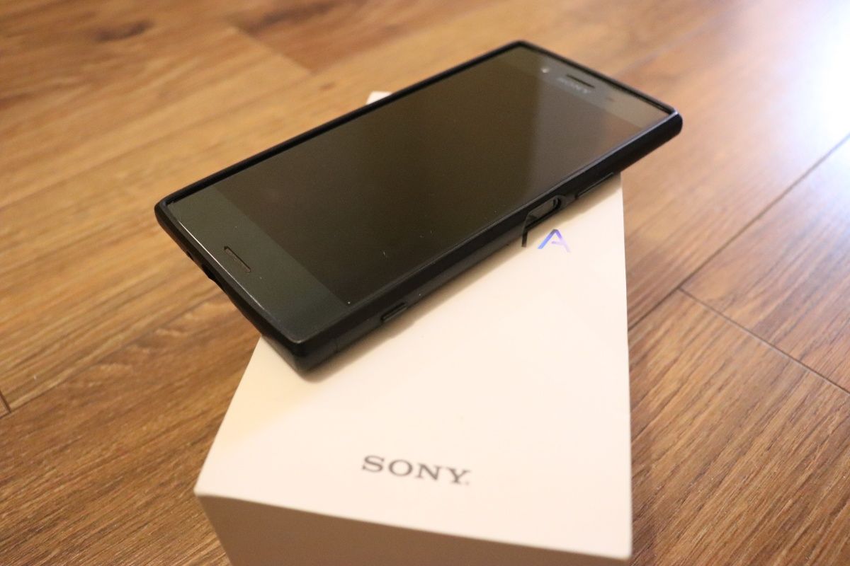 Продам телефон Sony XZ Premium