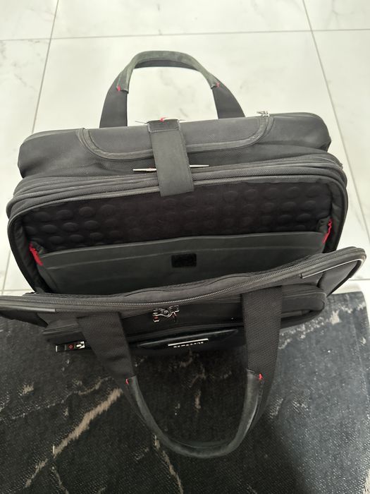 Torba na kółkach elegancka i funkcjonalna torba biznesowa na laptopa