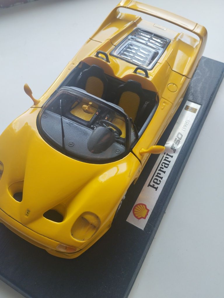Miniatura Ferrari F50 - 1:18 (Com caixa)