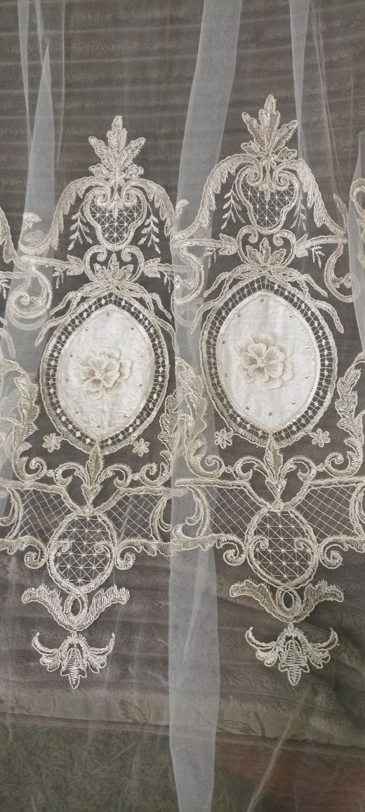 Продам шикарні тюлі 3д з бархатом і перлинами