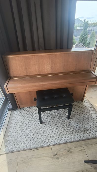 Pianino Yamaha model C