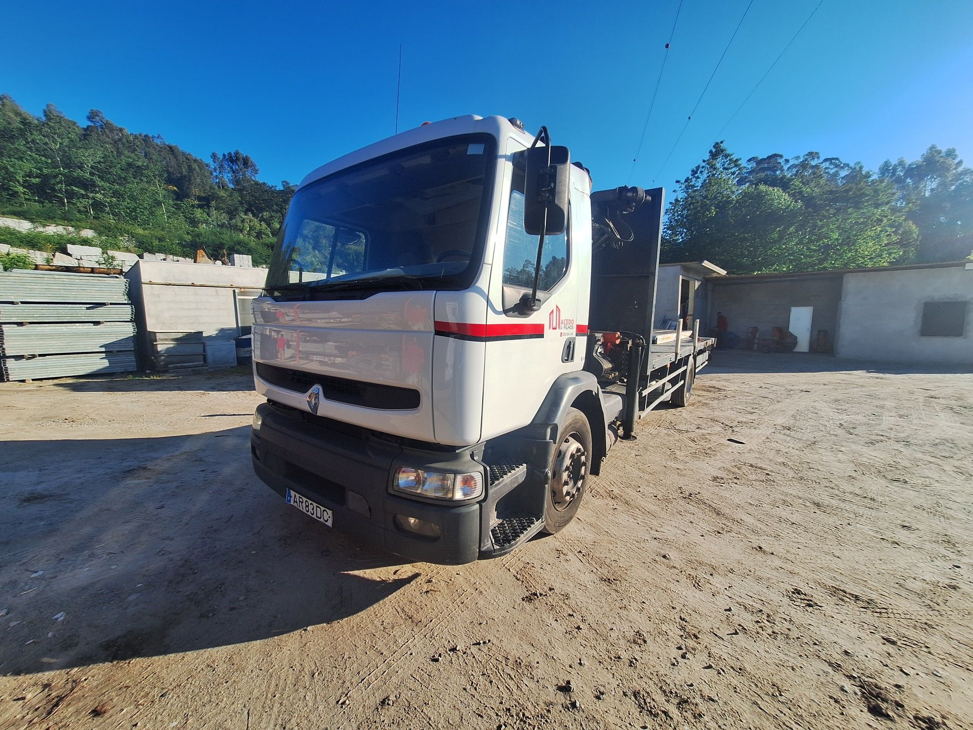Camiao Renault Premium 200 com grua