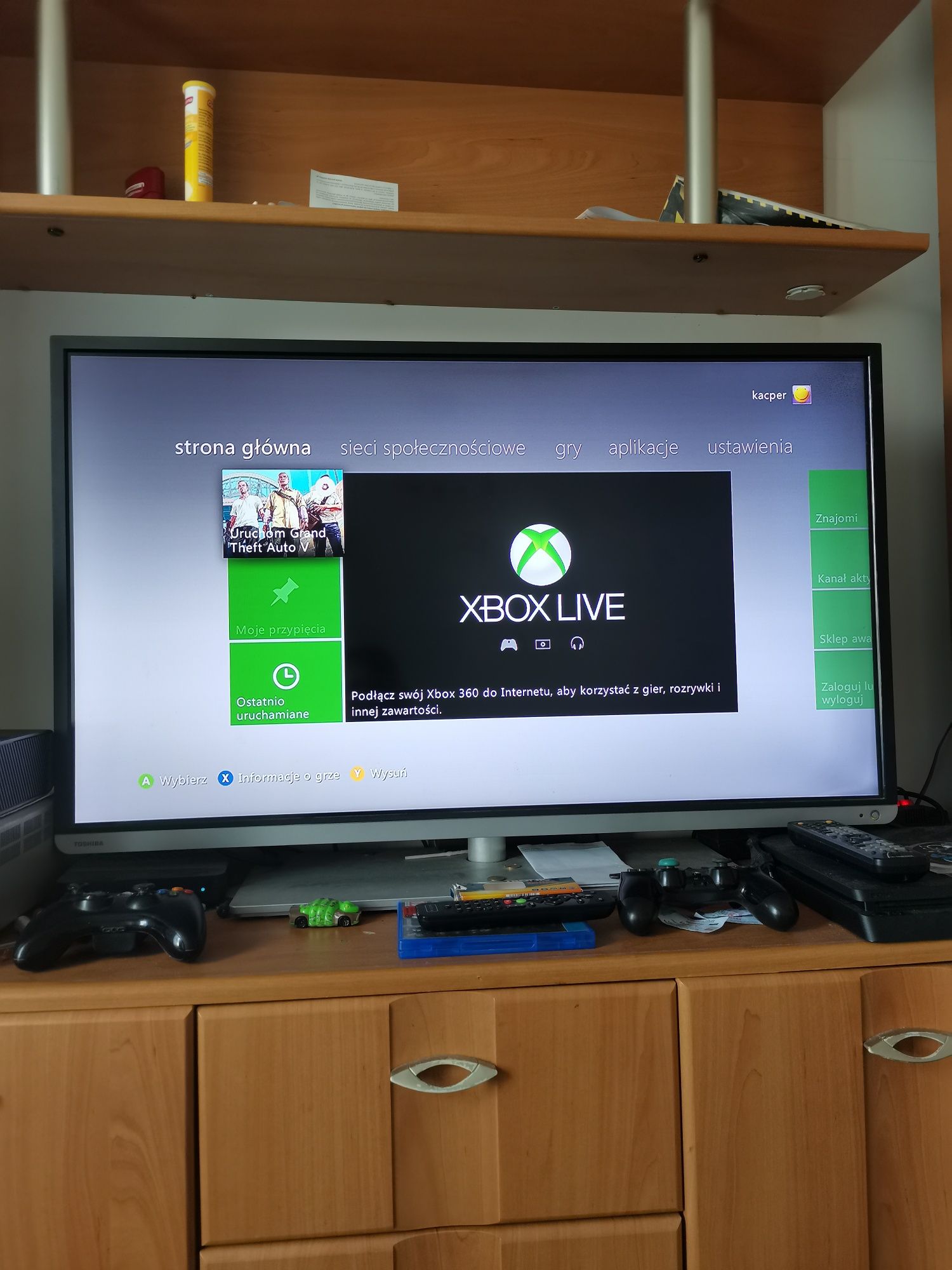 Xbox 360 E slim, 250 GB, 1 pad oryginał, plus gta 5 gra