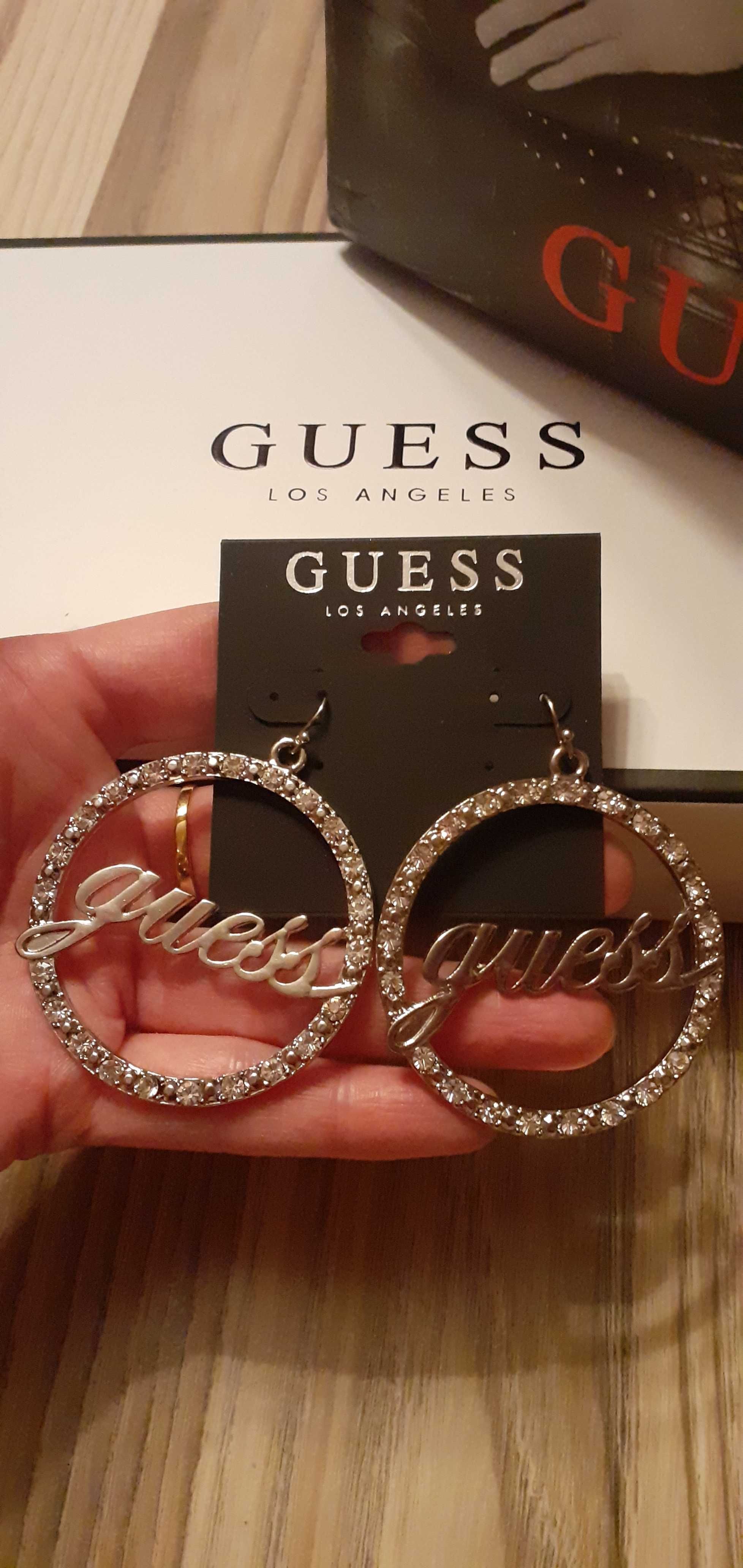 Kolczyki z logo Guess w kolorze srebnym. Nowe
