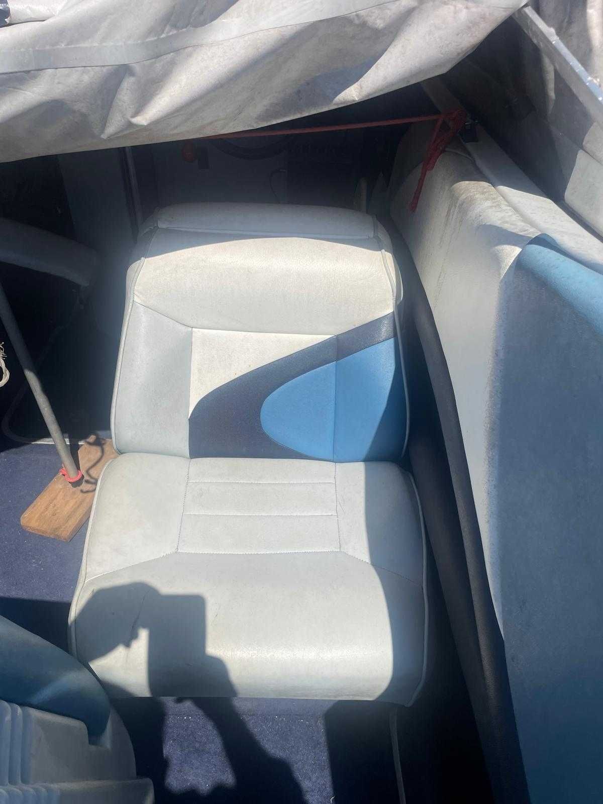 Bayliner Capri 2052 com atrelado