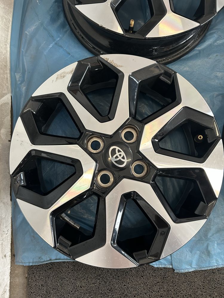 381 Felgi Aluminiowe ORYGINAŁ Toyota R 15 4x100