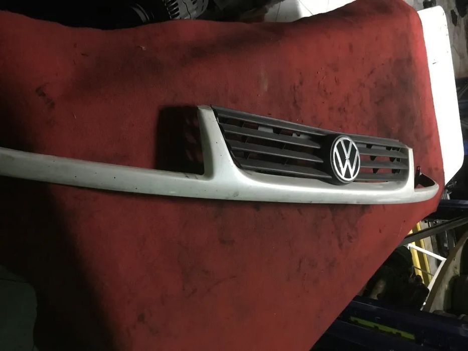 Grelha volkswagen passat com simbolo
