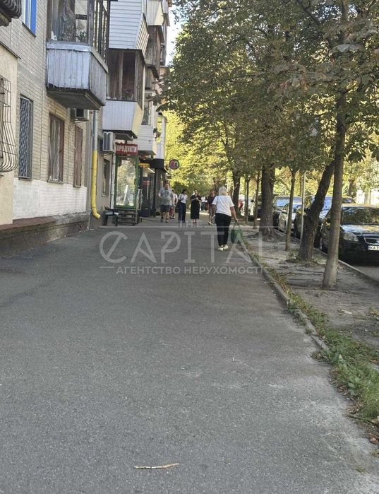 ПЕЧЕРСЬК! Продаж фасадного приміщення з орендарями, Київ