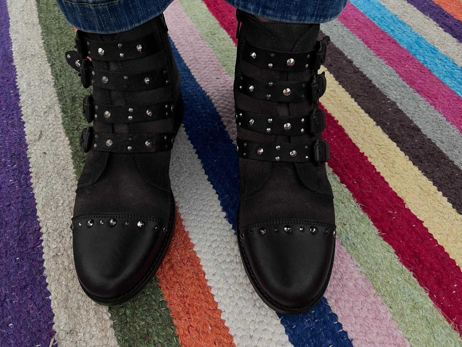 Botins em pele castanhos bronze Tapadas