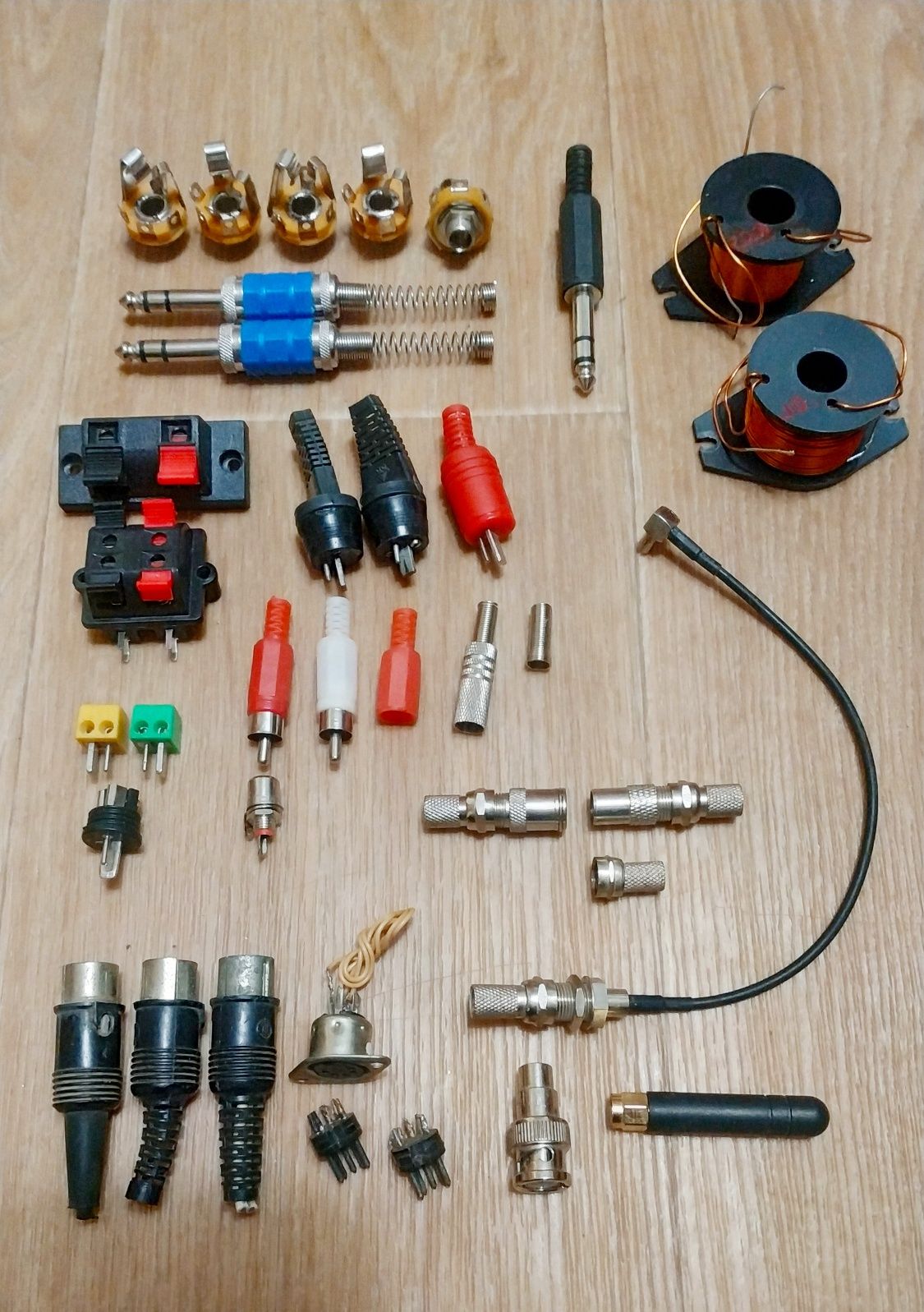 Комп'ютерні кабелі, RSA232, USB, мережевий, адаптер, кулер, RCA, аудіо