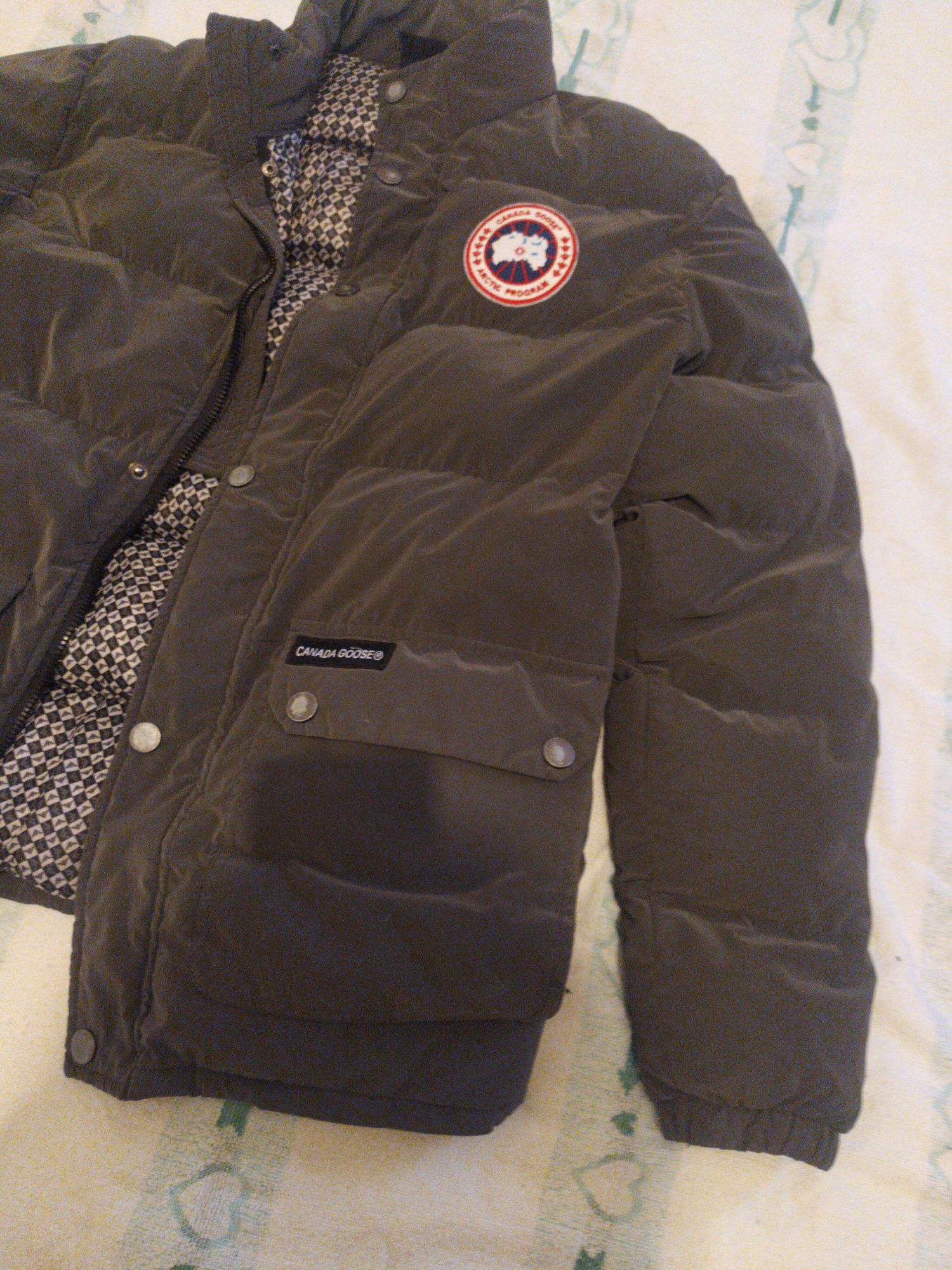 Пуховик Canada goose.