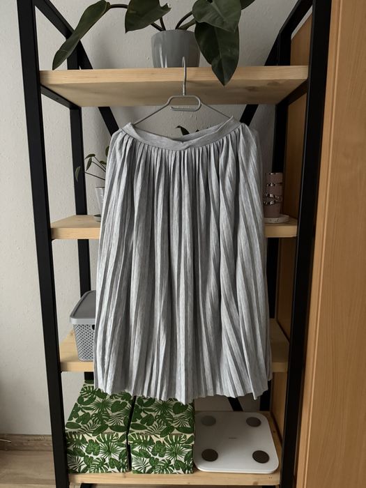 Szara plisowana spodnica 36 S House