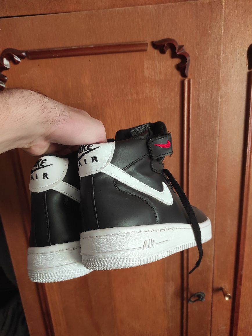 Nike кроссовки новые 25.5 см