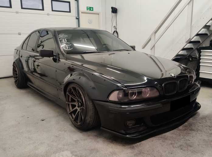 BMW 5 E39 Sedan Kombi Poszerzenia błotników Body  przód