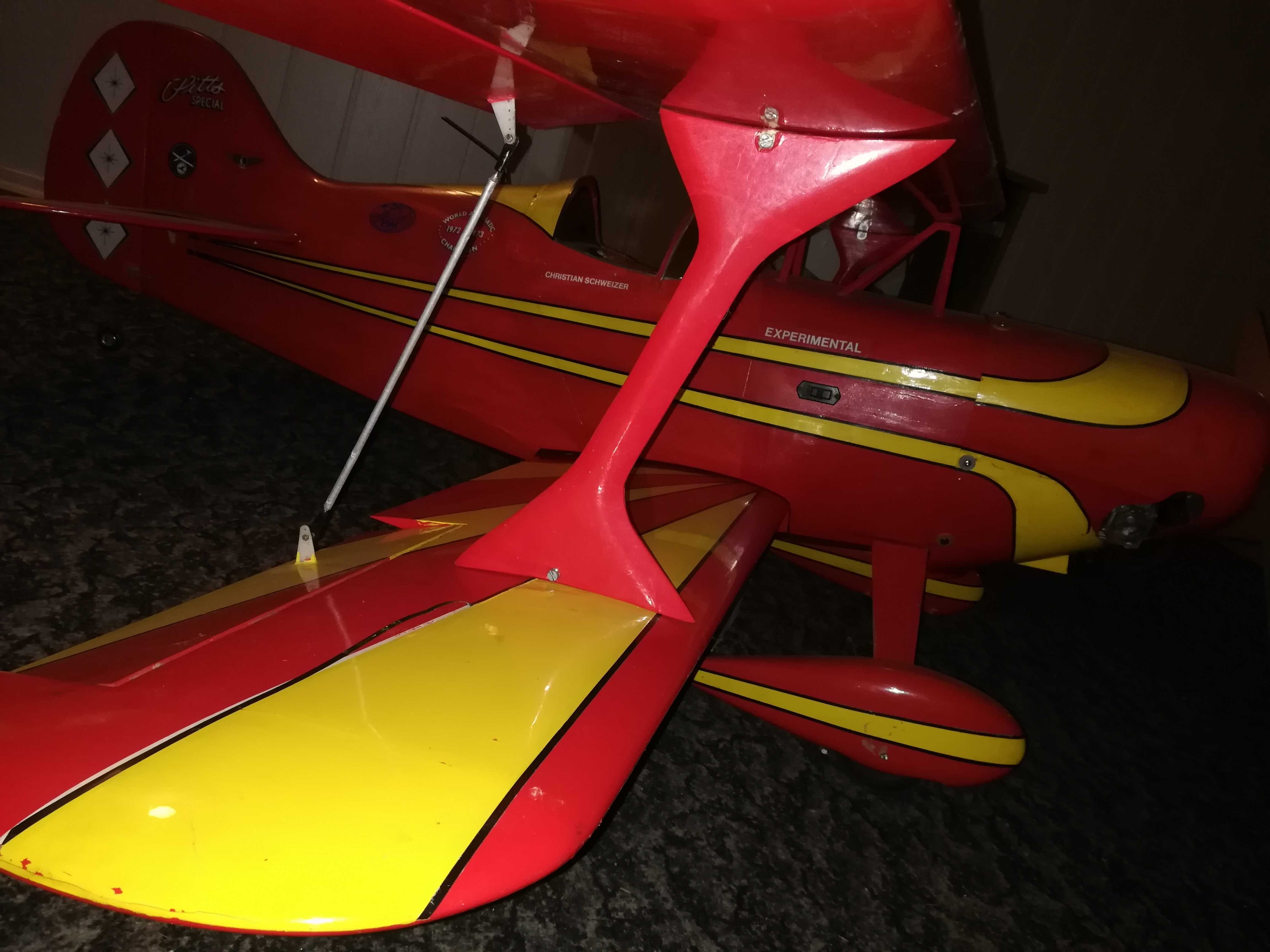 Samolot RC Pitts S-1