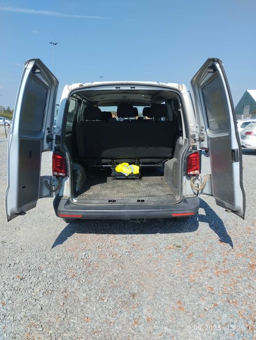 Volkswagen Transporter Kombi 2021
