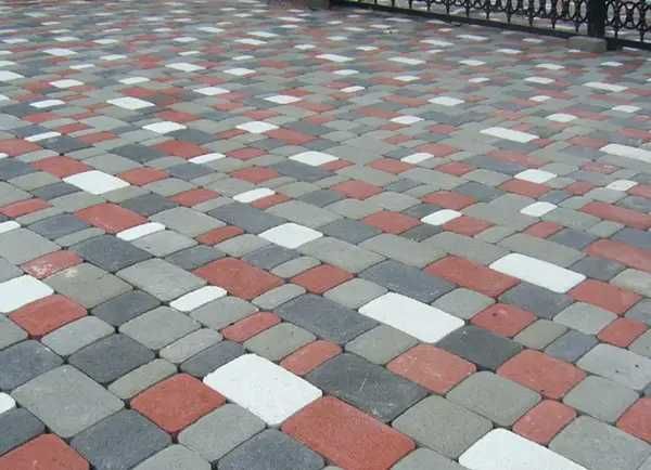 Тротуарна плитка (ФЕМ) Київ - Виробництво / Склад