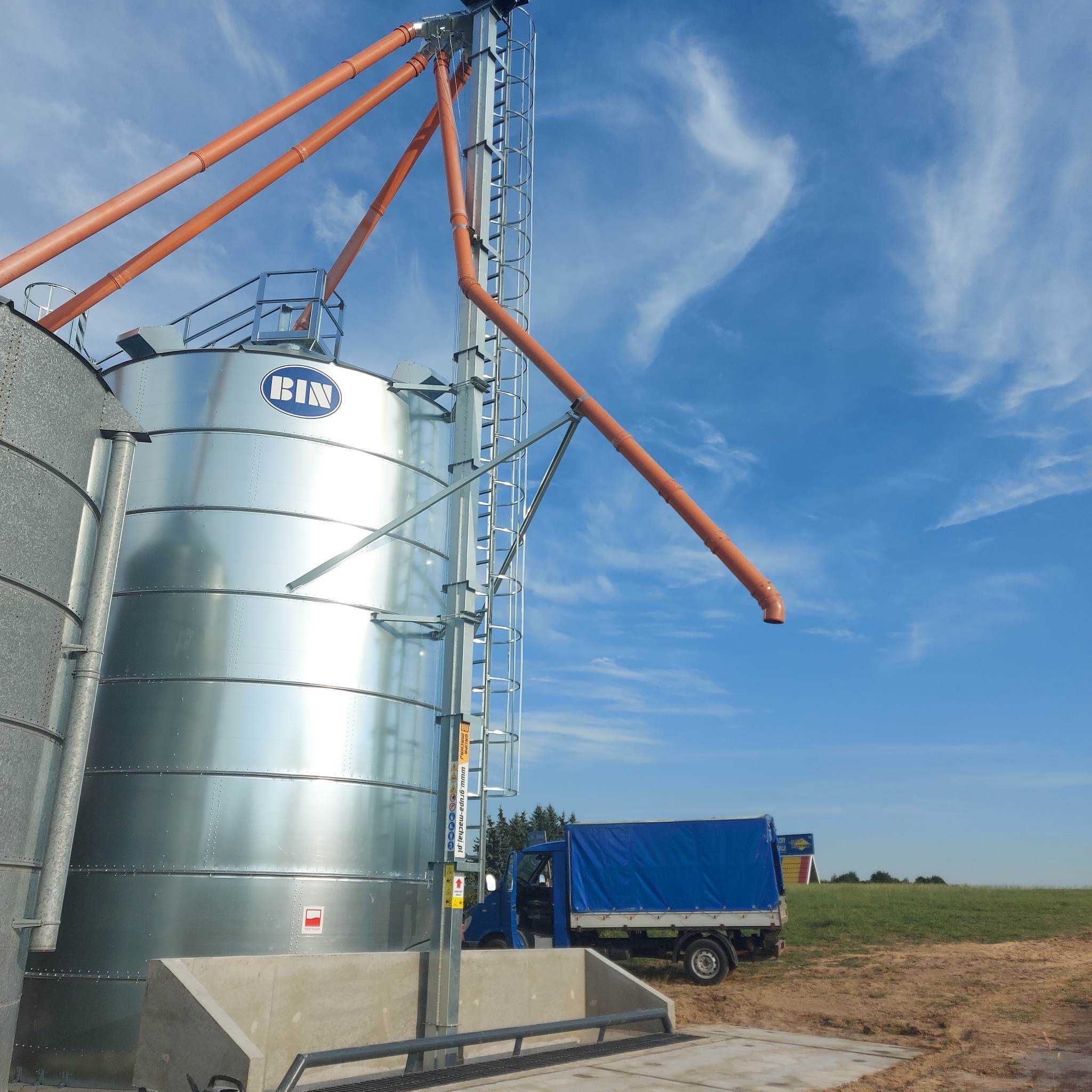 Podajnik łopatkowy do zboża kubełkowy ślimakowy silos zbożowy