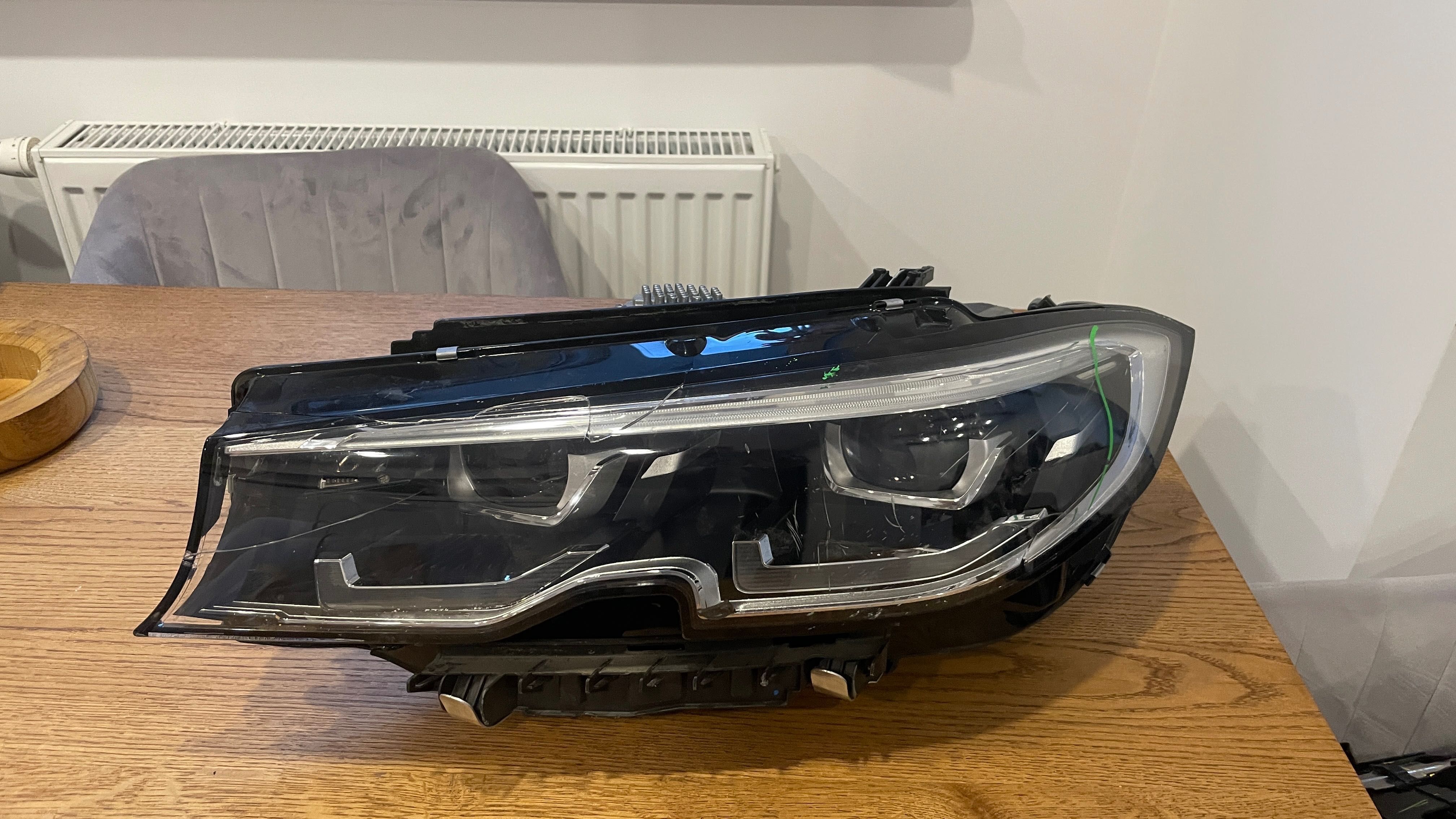 Lampy przód bmw G20 lewa + prawa uszkodzone USA