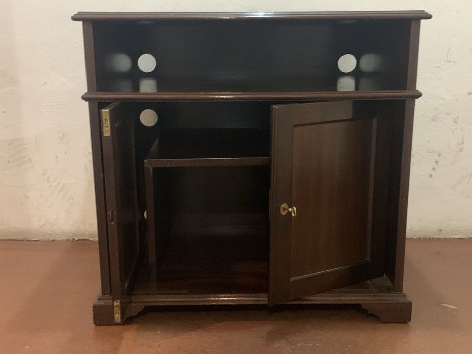 Movel para TV ou outro em mogno maciço
