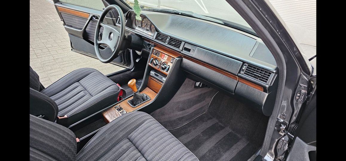 Mercedes-Benz W124 300D klimatyzacja, szyberdach, możliwa zamiana
