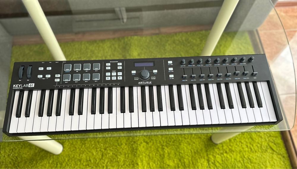 Міді клавіатура Arturia Keylab 61 Essential