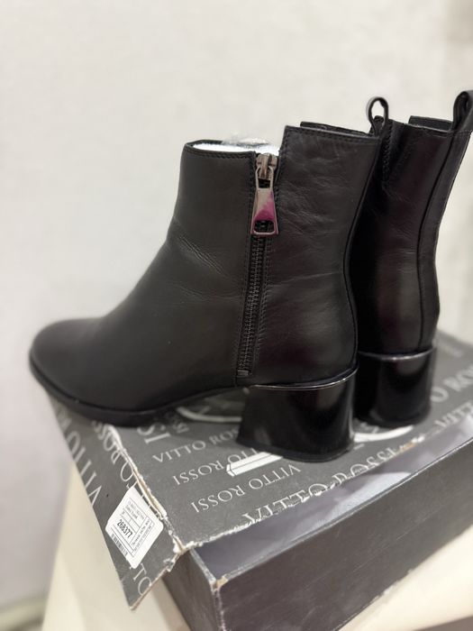 Продам осінні черевики (ботинки) 37 р. (24-24.5)