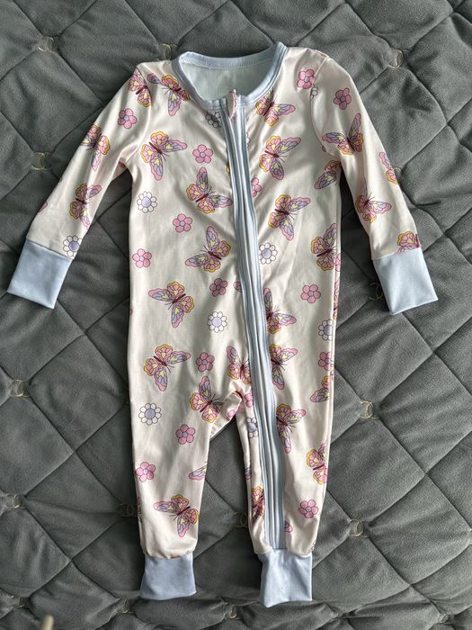 Одяг для дівчинки