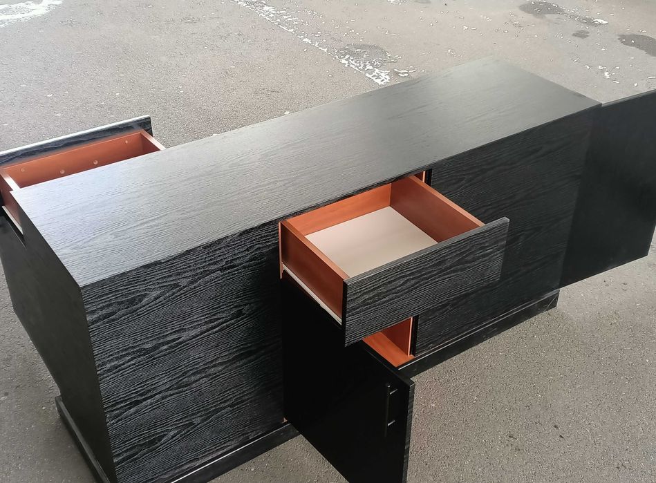 Комод с ящиками и дверцами  для офиса или дома