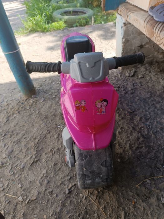 Продам беговел , мотоцикл