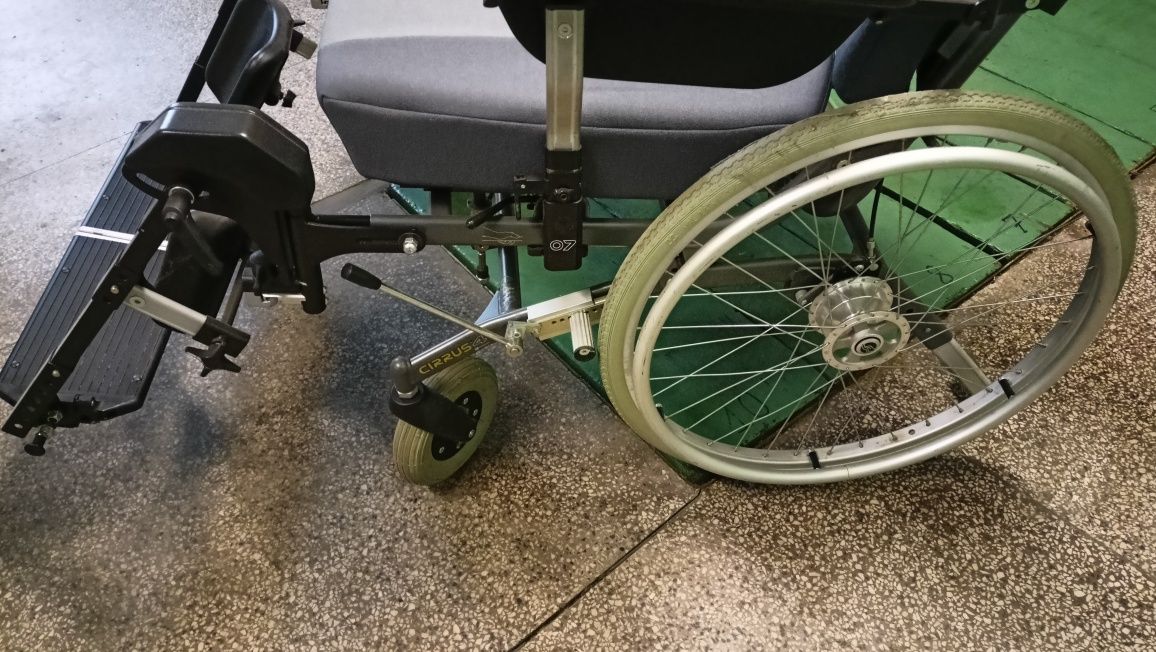 Wózek Inwalidzki Pielęgnacyjny HANDICARE CIRRUS 4 XL