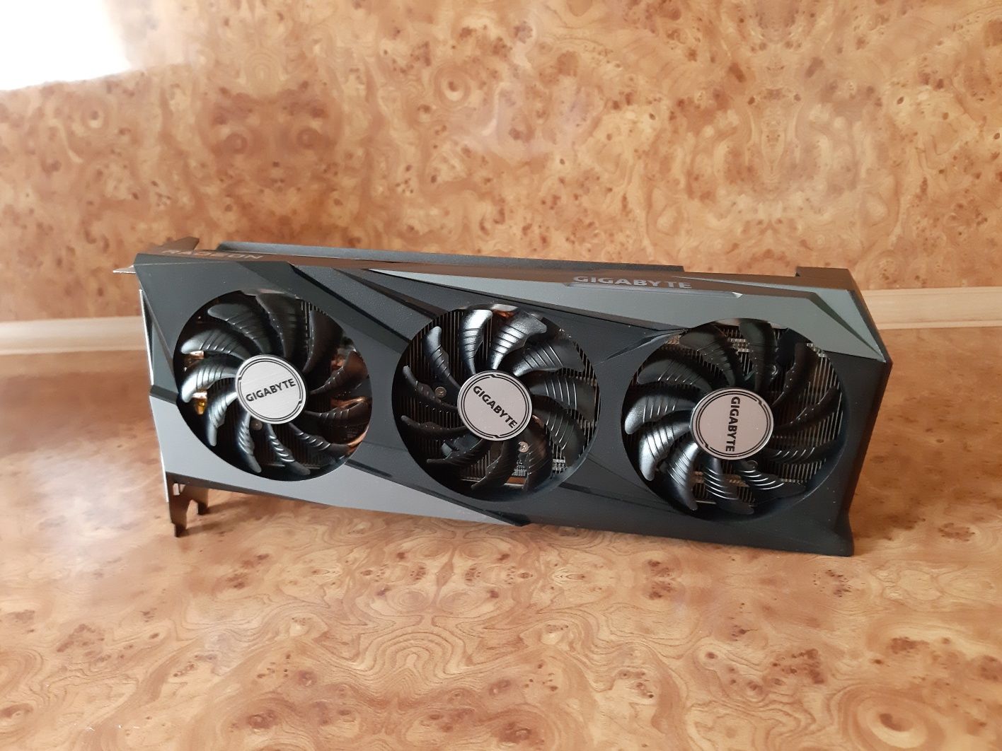 Gigabyte Radeon RX 6700 XT GAMING OC 12G  PCI 4.0