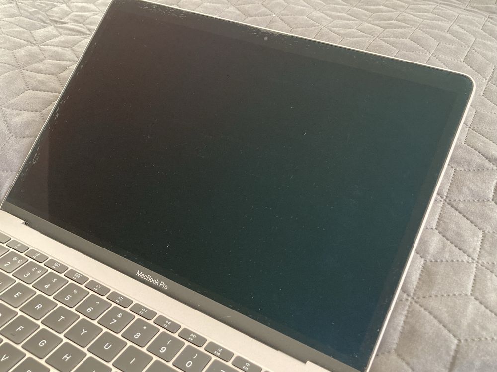 Macbook Pro 13" 2017 - gotowy do pracy