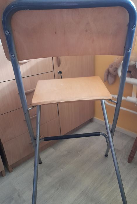 Krzesło barowe drewniane