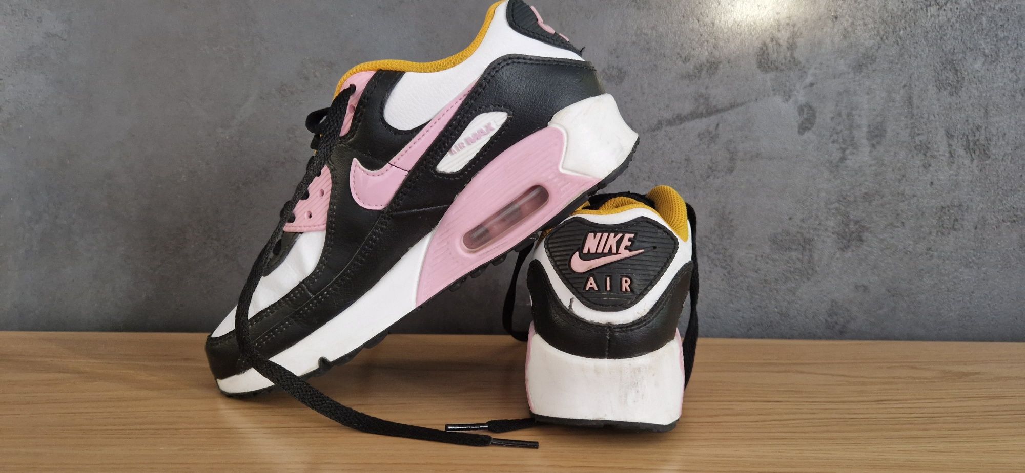 Buty damskie / dziewczęce  Nike Air Max 90 r. 37.5 super stan